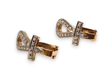  
Paio di orecchini in oro e diamanti Egitto
 