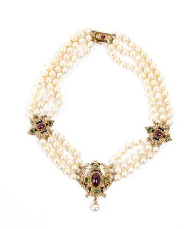  
Collana di perle con rubini, smeraldi e smalti 
 
