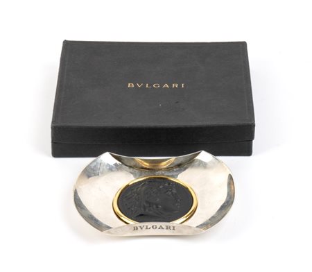 BULGARI  
Posacenere in argento Italia, XX secolo 
 Altezza x larghezza x profondità: 2 x 14 x 11 cm. Peso: 240 gr.