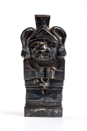  
Scultura in argento  Italia, XX secolo 
 Altezza x larghezza x profondità: 15,5 x 7 x 4,5 cm. Peso: 690 gr.