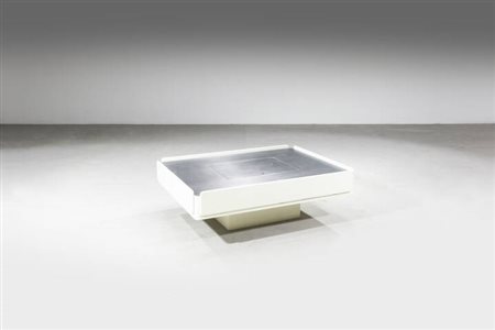 VICO MAGISTRETTI<BR>Tavolino mod. Caori