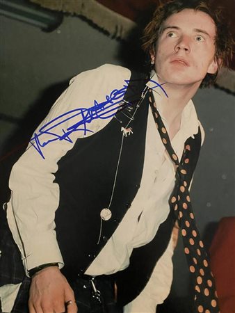 Sex Pistols Sid Vicious signed photo