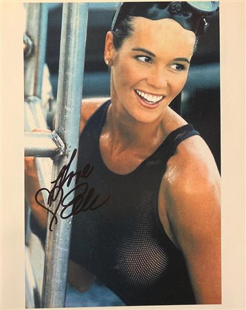 Sports Illustrated Swimsuit model Elle Macpherson Signed Photo