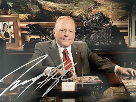 Hustler Magazine founder Larry Flynt signed photo
