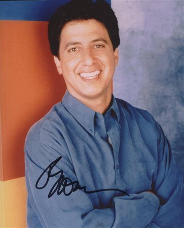 Everybody Loves Raymond Ray Romano signed photo