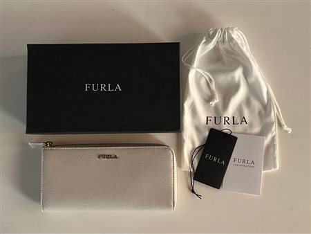 Furla Babylon XL Zip around L Wallet