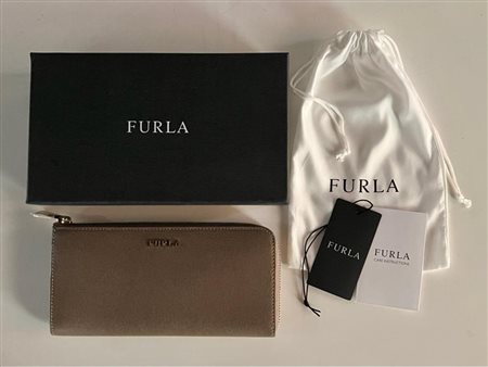 Furla Babylon XL Zip around L Wallet