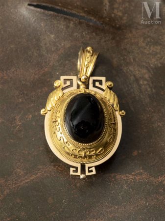 Pendentif or et grenat