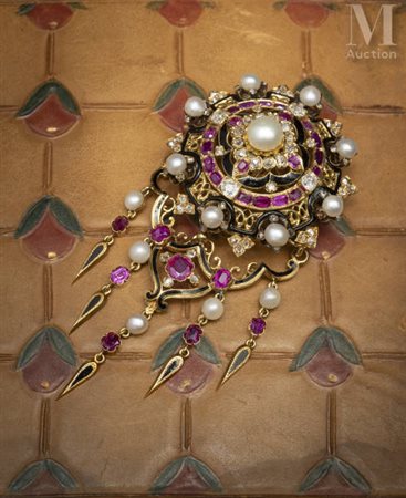 Broche or émail et perles