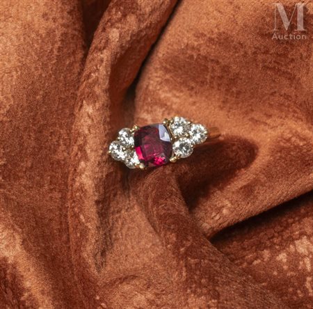 Bague rubis et diamants