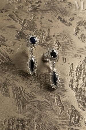 Pendants d'oreilles saphirs et diamants