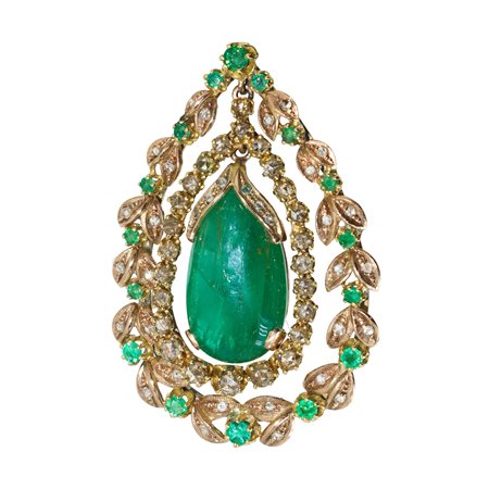 Pendentif in oro basso titolo con goccia di smeraldo cabochon  al centro e due giri di diamanti taglio brillante e smeraldi