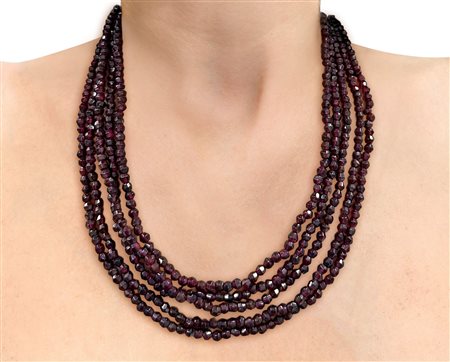 Collana d'epoca a 5 fili di granati con susta in oro 375