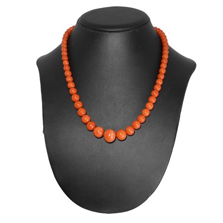 Collana in corallo giapponese a decrescere con susta in oro 750 e corallo