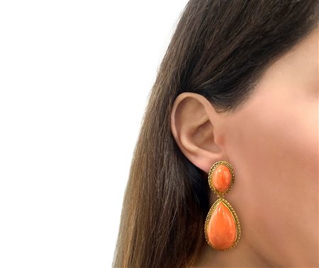 Orecchini in oro giallo 18 kt e corallo
