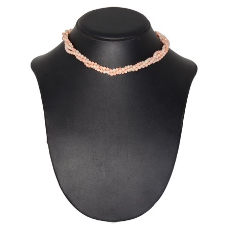 Collana in corallo rosa a tre fili con susta in oro giallo