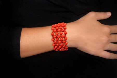 Bracciale in corallo bambù e oro 750