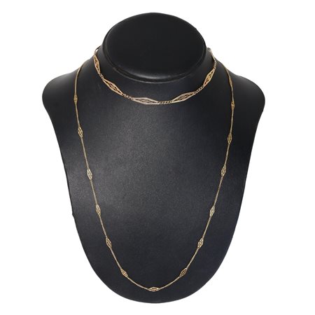 Coppia di collane in oro giallo 750 con decori triangolari