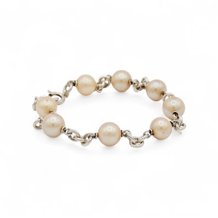 Bracciale in argento e perle d'acqua dolce Peso 11.1 grammi Lunghezza cm 17,5
