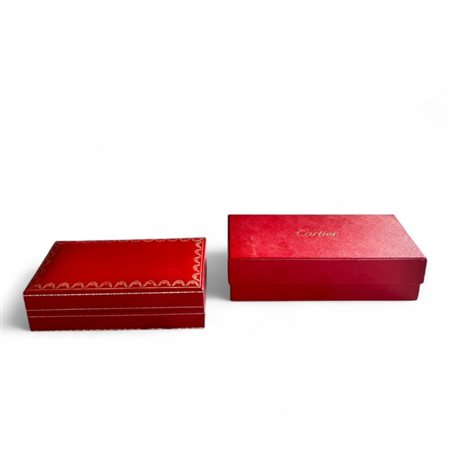 Due scatole Cartier porta occhiali una in cartone, l'altra in pelle