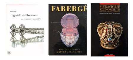 Gruppo di tre importanti volumi illustrati dedicati alla gioielleria russa:...