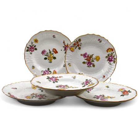 Cinque scodelle in porcellana, Richard Ginori Inizi del XX secolo iscritte...