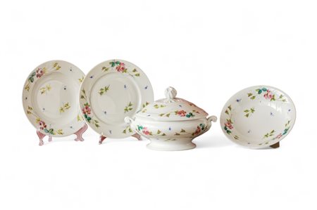 Lotto di curiosità per la tavola in porcellana dipinta, Ginori XX secolo...