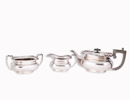 Teiera, lattiera e zuccheriera in sheffield Inghilterra, inizi del XX secolo...