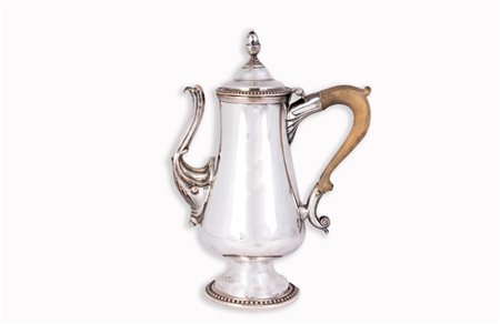Caffettiera in sheffield realizzata in stile settecentesco, coperchio con...