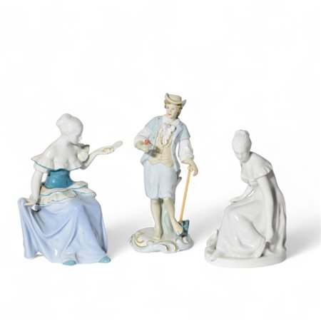 Due dame e un cavaliere in porcellana, Manifattura Royal Dux Cecoslovacchia H...