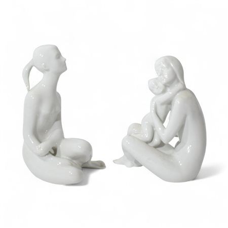 Statuetta di fanciulla e Maternità in porcellana bianca, Manifattura Royal...