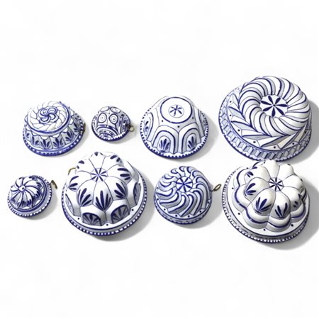 Ventiquattro stampi circolari da dolce in ceramica Bassano del Grappa dipinti...