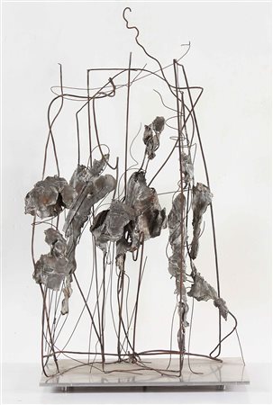 BALENA VINCENZO (n. 1942) Senza titolo. Alluminio. Cm 42,00 x 42,00 x 66,50....