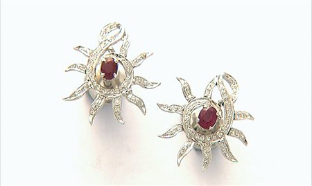 ORECCHINI COPPIA DI ORECCHINI. In oro bianco 18 kt perno avvitabile e...