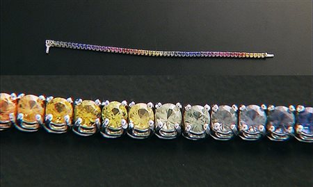 BRACCIALE BRACCIALE TENNIS. In oro bianco 18 kt interamente percorso da...