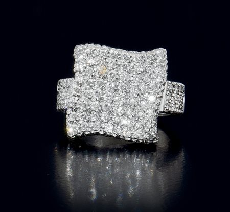 ZANCAN ANELLO DI ZANCAN. In oro bianco 18 kt internamente foderato sommità...