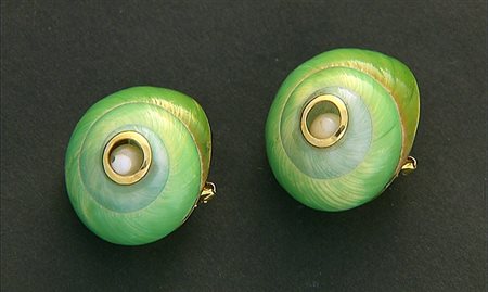 ORECCHINI COPPIA DI ORECCHINI. In oro giallo 18 kt perno e clip composti da...