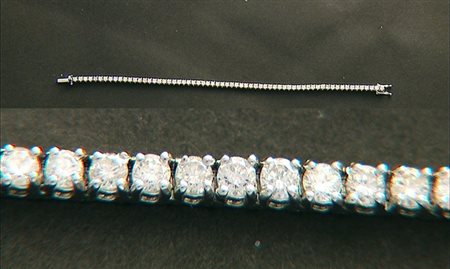 BRACCIALE BRACCIALE TENNIS. In oro bianco 18 kt interamente percorso da...