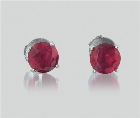 CARTIER COPPIA DI ORECCHINI DI CARTIER. In oro bianco 18 kt perno e farfalla,...