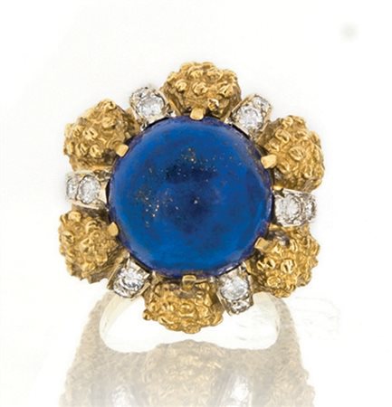 ANELLO ANELLO. In oro giallo e bianco 18 kt montatura lavorata a micro...