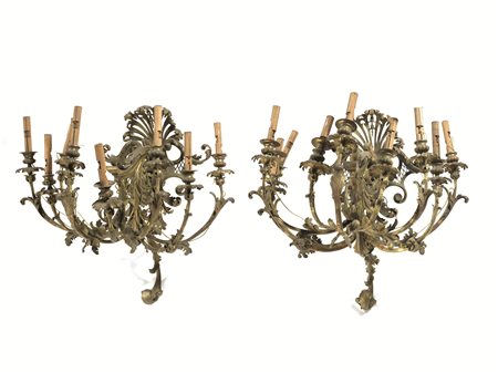 COPPIA DI APPLIQUES, SECOLO XVIII, PERIODO LUIGI XVin bronzo dorato a nove...