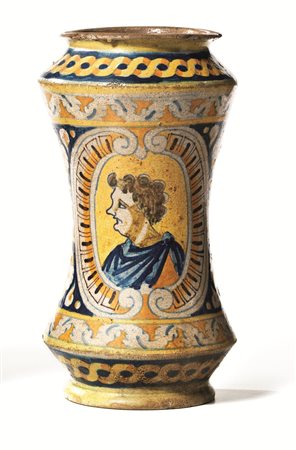 ALBARELLO, BURGIO, SECONDA METÀ SECOLO XVIIin maiolica, di forma allungata e...