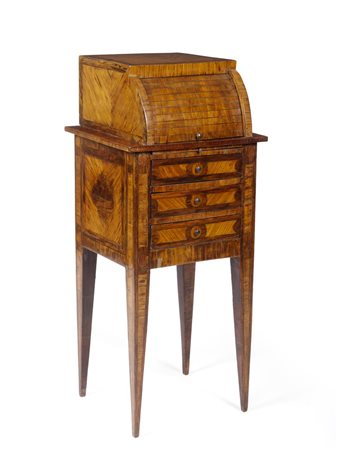 MOBILETTO, FRANCIA, FINE SECOLO XVIIIin bois de rose, parte superiore a...