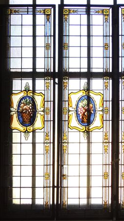 COPPIA DI VETRATE COLORATE RILEGATE IN PIOMBO fine XIX/inizio del XX secolo...