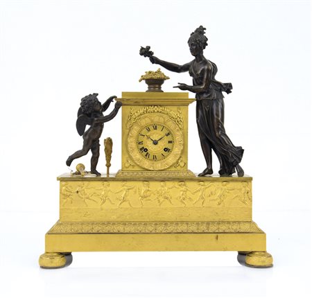 ANONIMO FRANCESE XIX SECOLO PENDOLA DA TAVOLO IMPERO IN BRONZO DORATO E...