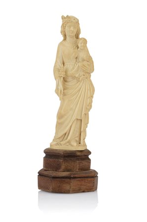 AVORIO EUROPEO SCULTURA IN AVORIO, XIX SECOLO, raffigurante Madonna con...