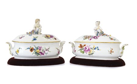 MEISSEN COPPIA DI ZUPPIERE CON COPERCHIO IN PORCELLANA, MEISSEN, 1765 CA.,...