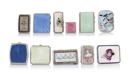 ARGENTI D'EPOCA DIECI TABACCHIERE E PORTASIGARETTE IN ARGENTO DECORATE A...