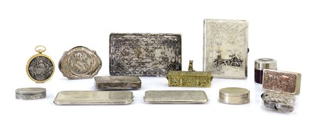 ARGENTI D'EPOCA UN PORTA SIGARETTE IN ARGENTO, RUSSIA, INIZIO XX SECOLO; TRE...