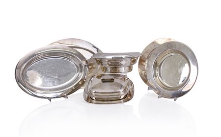 ARGENTI RECENTI TRE DIVERSI PORTAVIVANDE CON PIATTO DI CUI UNO CON COPERCHIO...